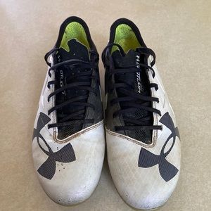Under Armour Spotlight cleats womens 8 barely worn
